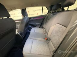 Volkswagen Golf 2.0 TDI 115 CV SCR Life pieno