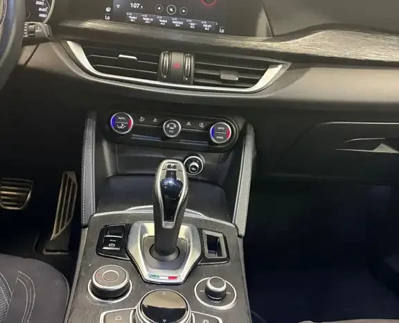 Alfa Romeo Stelvio 2.2 Turbodiesel 190 CV AT8 Q4 Business pieno